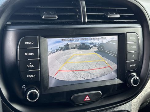 Used 2020 Kia Soul S FWD image 21