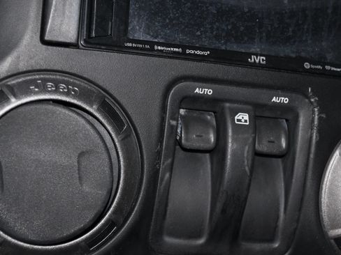 Used 2011 Jeep Wrangler Sport AWD/4WD image 34
