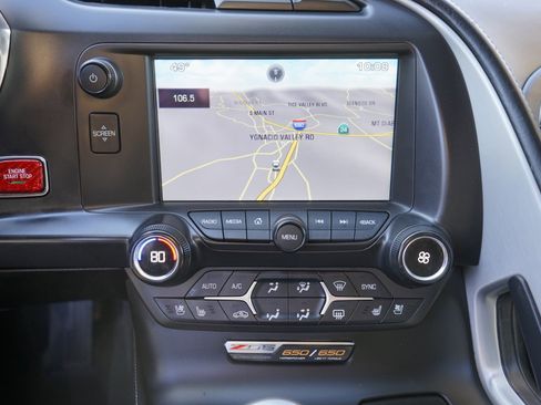 Used 2015 Chevrolet Corvette Z06 w/ 3LZ Preferred Equipment Group image 17