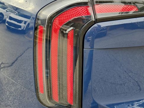 Certified 2023 Kia Telluride SX image 12