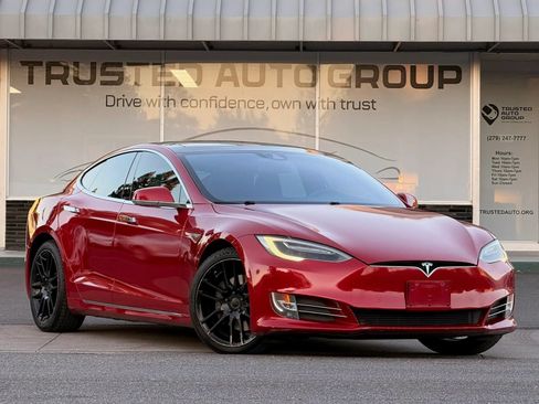 Used 2016 Tesla Model S 60D AWD/4WD image 2
