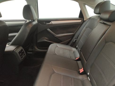 Used 2013 Volkswagen Passat 2.5 SE image 18