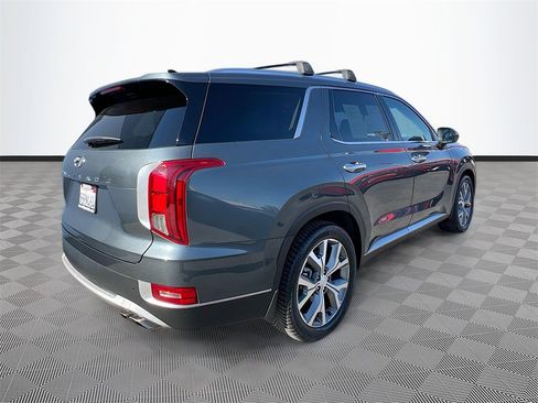 Used 2022 Hyundai Palisade SEL w/ Premium Package image 7