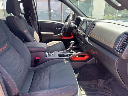 Used 2022 Nissan Frontier PRO-4X AWD/4WD image 11