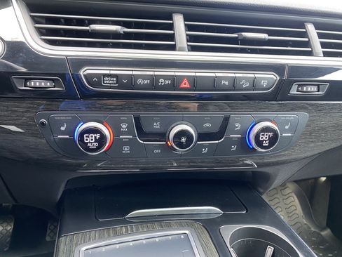 Used 2017 Audi Q7 3.0T Premium Plus w/ Premium Plus Package image 28