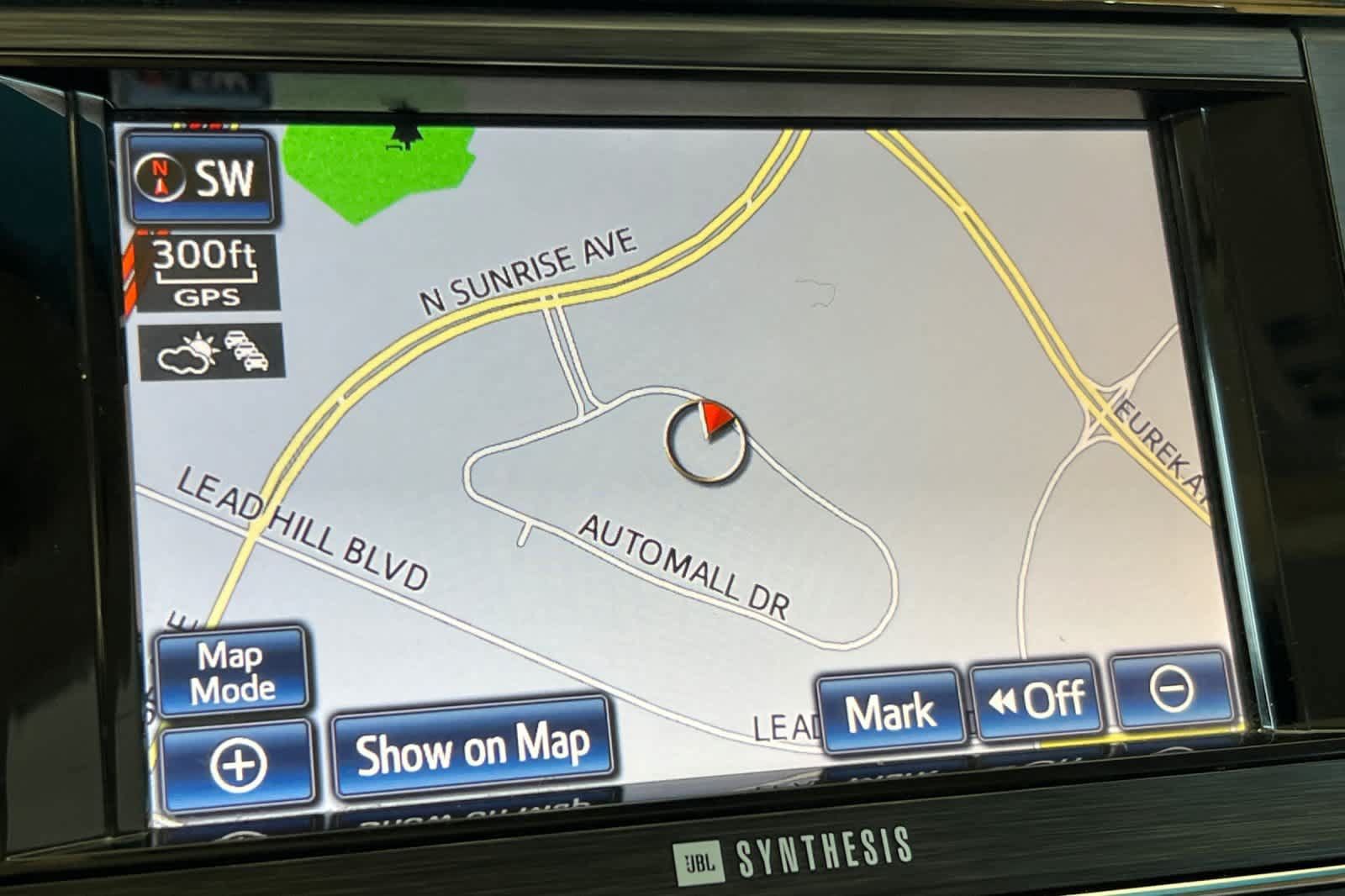 Used 2013 Toyota Avalon Limited w/ Technology Pkg FWD image 20