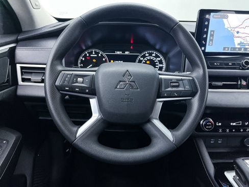 New 2025 Mitsubishi Outlander ES image 21