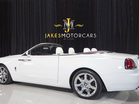 Used 2017 Rolls-Royce Dawn image 6