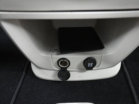 Used 2016 Dodge Grand Caravan SE image 19