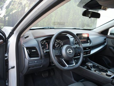 Used 2023 Nissan Rogue SV AWD/4WD image 14
