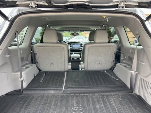 Used 2016 Toyota Highlander Limited image 10