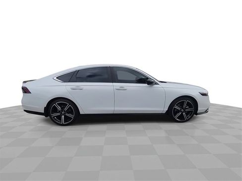 Used 2023 Honda Accord Sport image 9