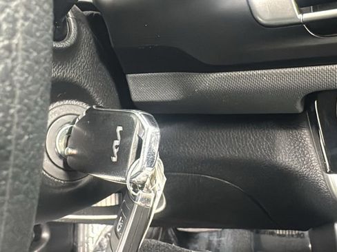 Used 2023 Kia Seltos LX image 23