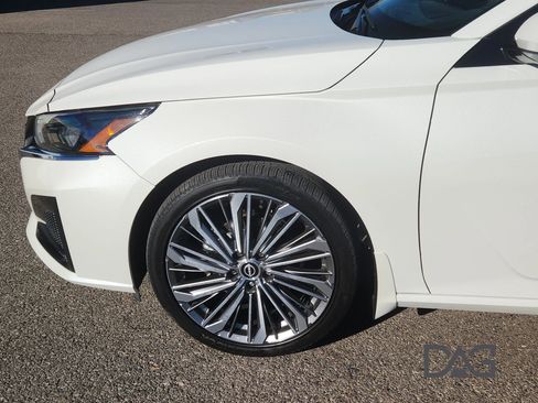 Used 2023 Nissan Altima 2.5 SL image 9