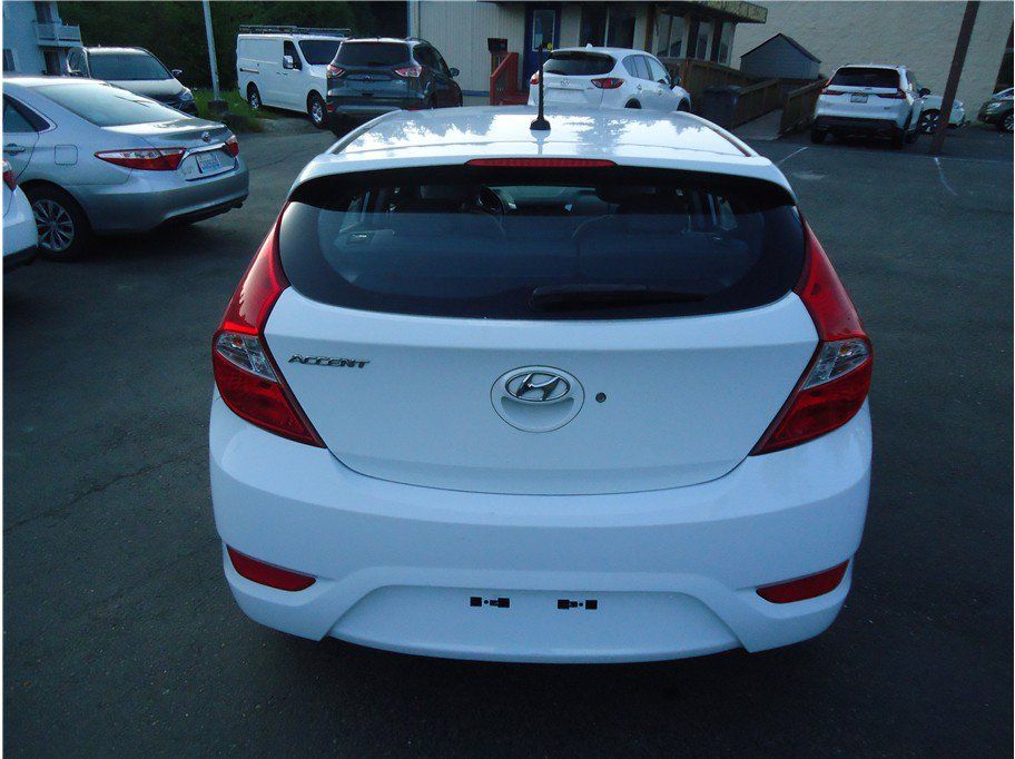 Used 2013 Hyundai Accent SE FWD image 7