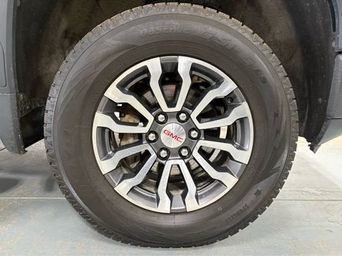 Used 2020 GMC Sierra 1500 AT4 w/ Off Road Performance Package AWD/4WD image 9