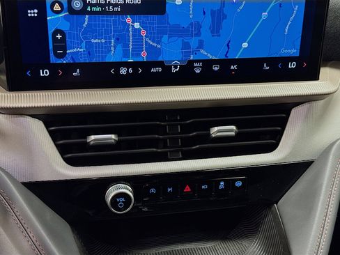 Used 2025 Ford Explorer Active RWD image 16