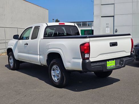 Used 2022 Toyota Tacoma SR RWD image 5