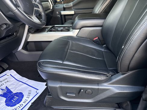 Used 2020 Ford F250 Lariat w/ Chrome Package image 9