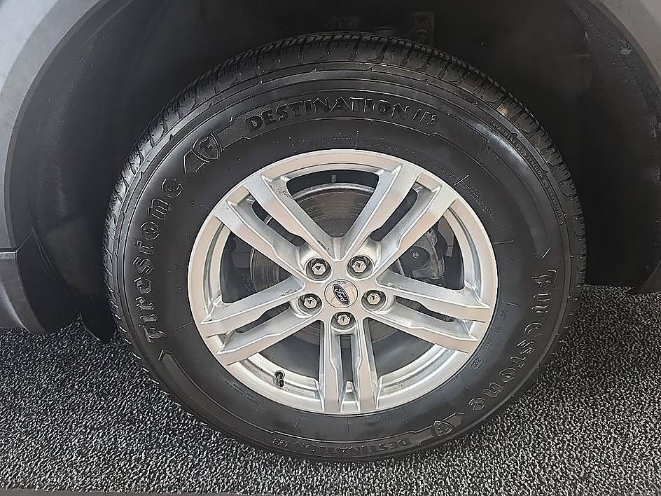 Used 2021 Ford Explorer XLT w/ Equipment Group 202A AWD/4WD image 40