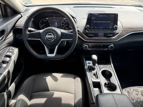 Used 2023 Nissan Altima 2.5 SV FWD image 14