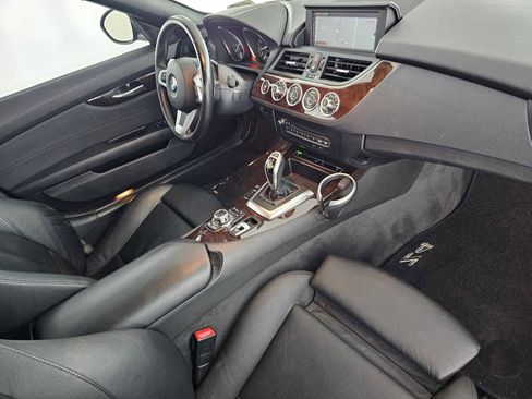 Used 2010 BMW Z4 sDrive35i image 11