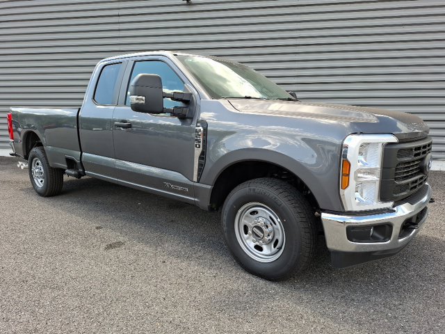 Used 2025 Ford F250 XL RWD image 1