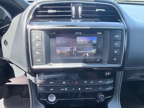 Used 2017 Jaguar F-PACE S AWD/4WD image 13