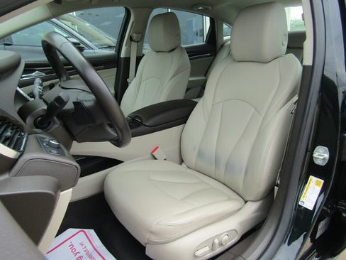 Used 2017 Buick LaCrosse Preferred FWD image 16
