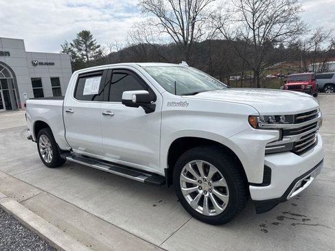 Used 2021 Chevrolet Silverado 1500 High Country w/ Technology Package image 2