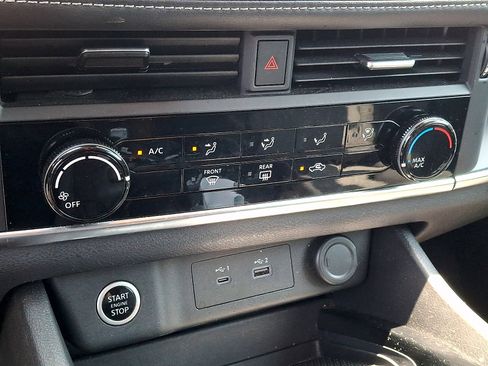 Used 2021 Nissan Rogue S FWD image 15
