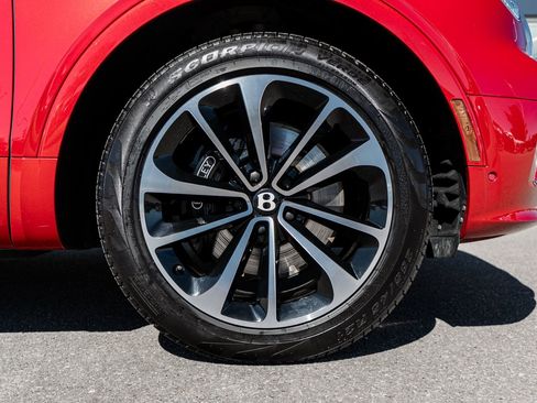 Certified 2024 Bentley Bentayga Extended Wheelbase AWD/4WD image 16