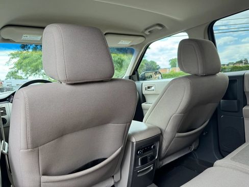 Used 2010 Ford Flex SE FWD image 36
