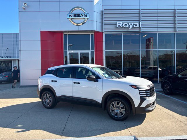 Used 2026 Nissan Kicks S FWD image 1