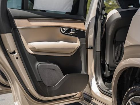 New 2026 Volvo XC90 B6 Plus w/ Protection Package Premier AWD/4WD image 38