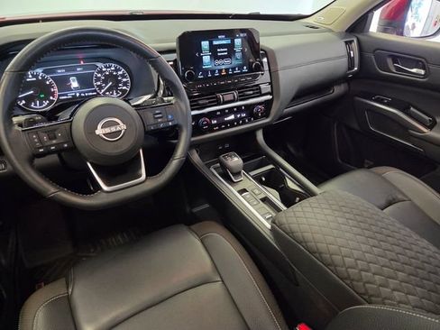 Used 2025 Nissan Pathfinder SL w/ SL Premium Package FWD image 13