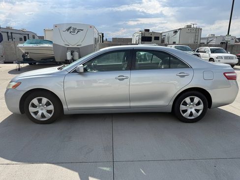 Used 2007 Toyota Camry LE FWD image 6