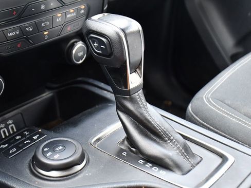 Used 2019 Ford Ranger XLT w/ Equipment Group 302A Luxury AWD/4WD image 24