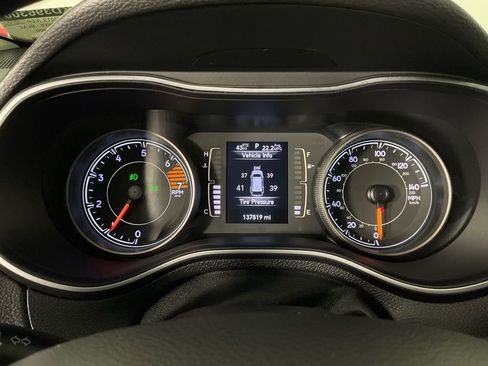 Used 2019 Jeep Cherokee Latitude w/ Popular Appearance Group image 24