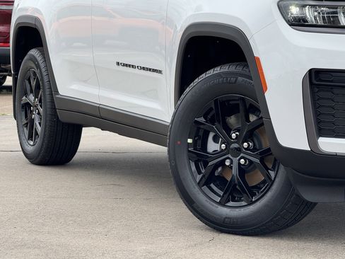 New 2026 Jeep Grand Cherokee Altitude RWD image 12