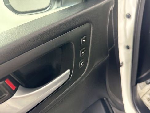 Used 2018 Toyota Highlander Limited Platinum image 32