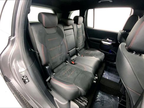 Used 2022 Mercedes-Benz GLB 250 image 13