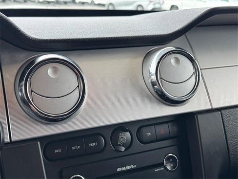 Used 2009 Ford Mustang GT Premium image 25