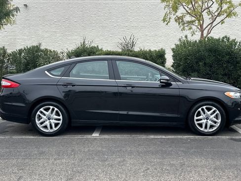 Used 2015 Ford Fusion SE image 9