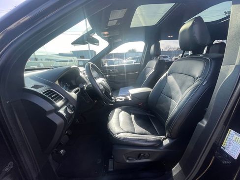 Used 2019 Ford Explorer Limited w/ Ford Safe & Smart Package image 21