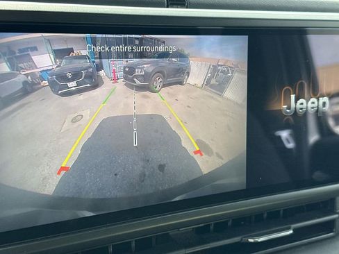 Used 2024 Jeep Wrangler Sahara image 13