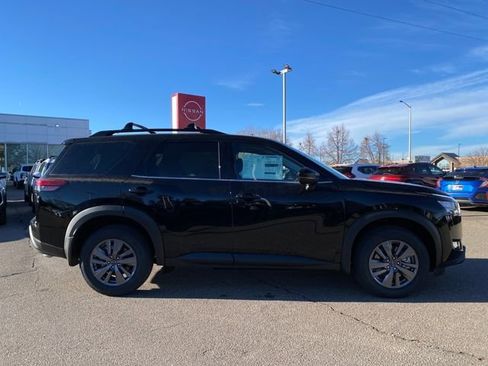 New 2025 Nissan Pathfinder SV image 6