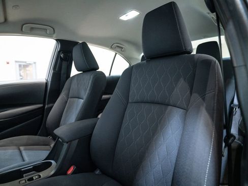 Used 2023 Toyota Corolla LE image 6