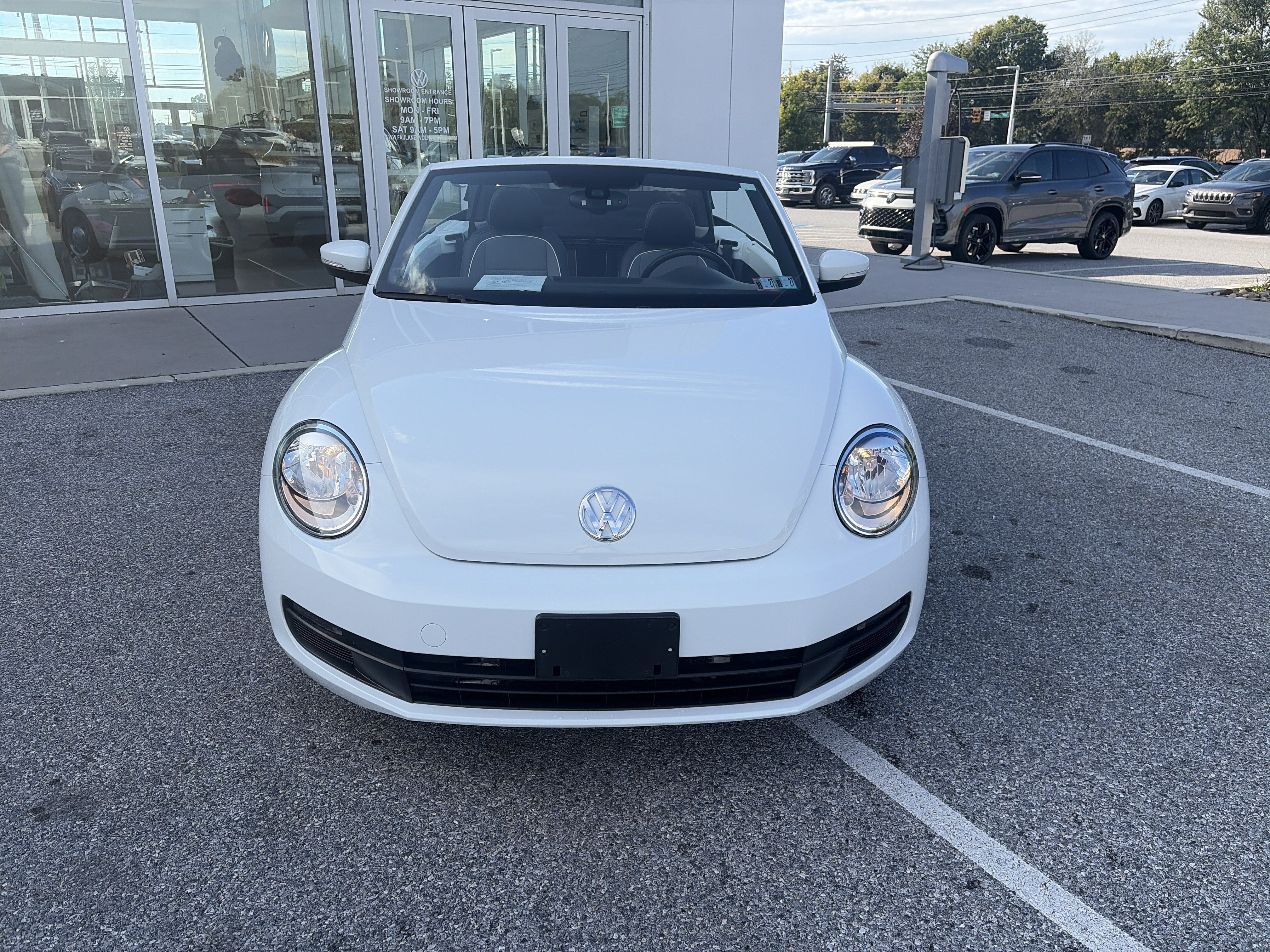Used 2016 Volkswagen Beetle 1.8T Denim FWD image 2
