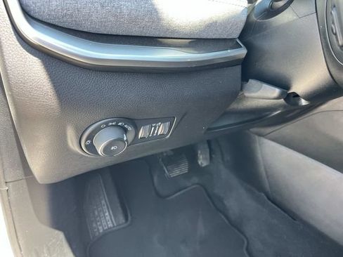 Used 2024 Jeep Compass Latitude AWD/4WD image 31